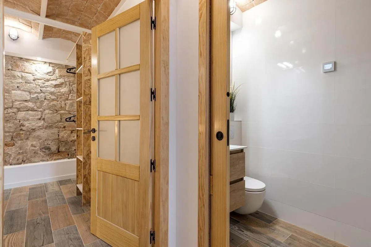 Apartman Concordia - Beautiful Flat, Spacious, Central 4 Rooms , 2 Bath Barcelona